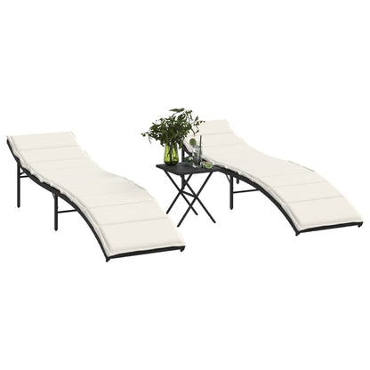 Sonnenliegen 2 Stk. mit Tisch Schwarz Poly Rattan