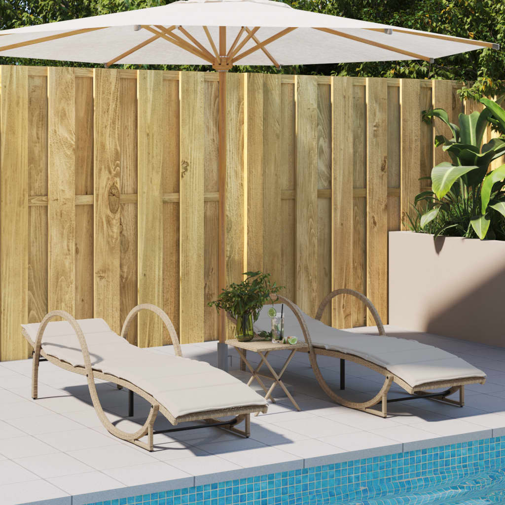 Sonnenliegen 2 Stk. mit Tisch Beige Poly Rattan