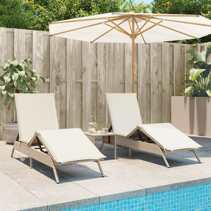 Sonnenliegen 2 Stk. mit Tisch Beige Poly Rattan